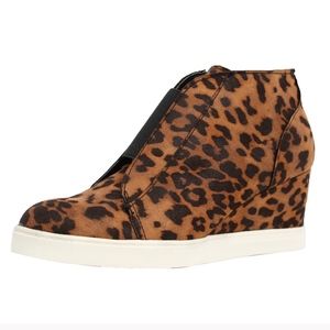 Tan Leopard Faux Suede Elastic Band Front Wedge
